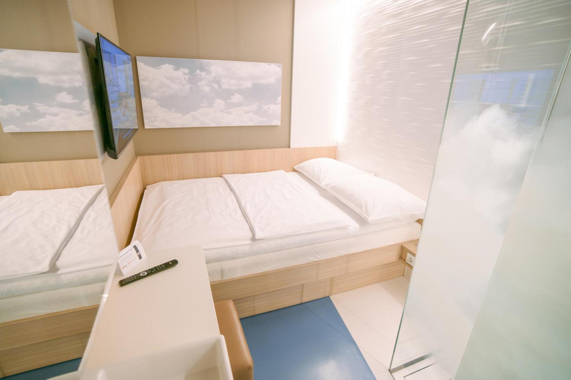 My Cloud Transit Hotel - Guests With International Flight Only! Франкфурт-на-Майне Экстерьер фото